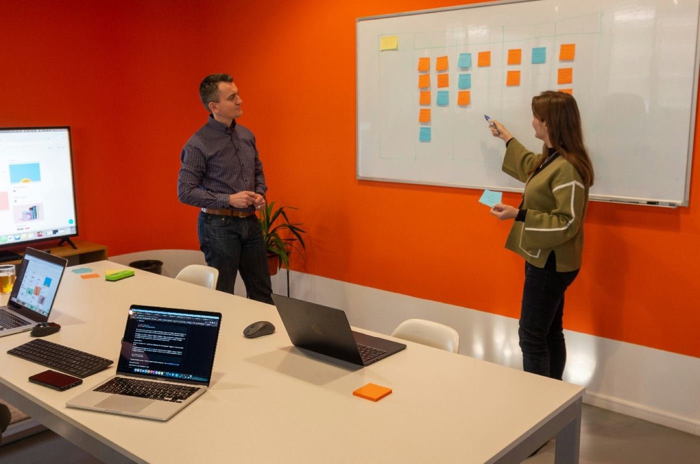 Digital marketing virtual assistant reviewing campaign performance
